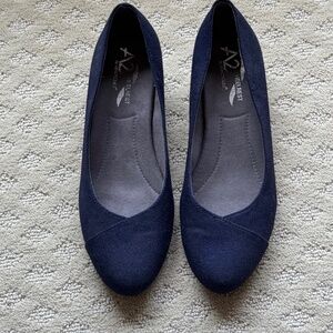 A2 by Aerosoles Navy Wedge Shoes Size 8.5